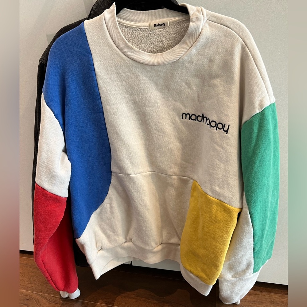 MADHAPPY Sweatshirt
